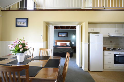 The Jetty Resort - Accommodation QLD 4