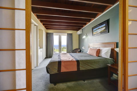 The Jetty Resort - Accommodation QLD 2