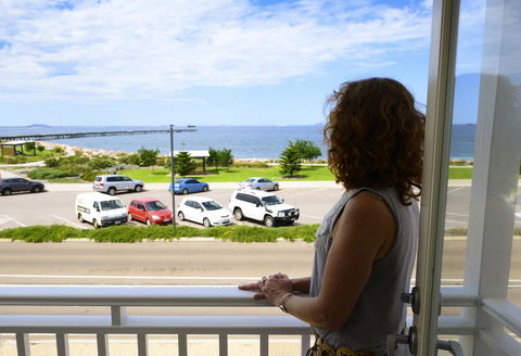 The Jetty Resort - Accommodation QLD 13