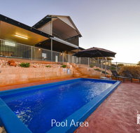 3 Kestrel Place - PRIVATE JETTY  POOL - Accommodation QLD