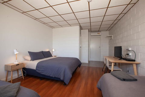 EUCLA MOTOR HOTEL - Accommodation QLD 3