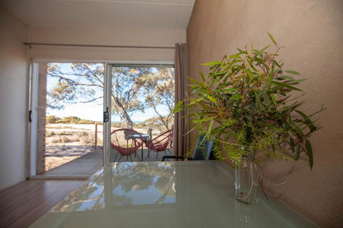 EUCLA MOTOR HOTEL - Accommodation QLD 12
