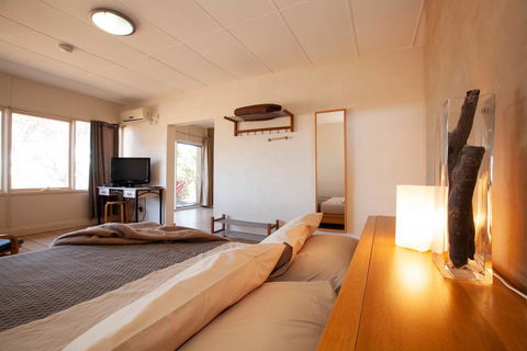 EUCLA MOTOR HOTEL - Accommodation QLD 15