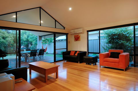 THE SANCTUARY LUXURY HOLIDAY HOME - Accommodation QLD 18