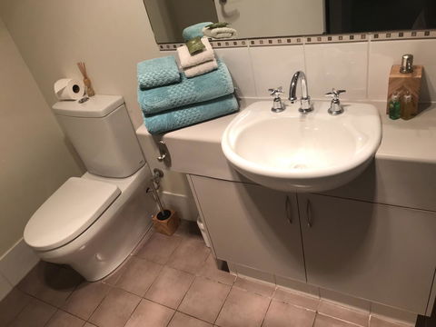 THE SANCTUARY LUXURY HOLIDAY HOME - Accommodation QLD 3