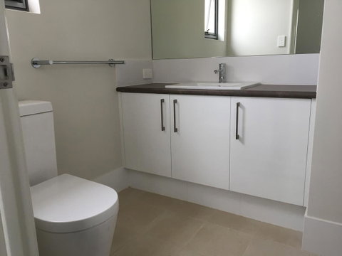 Apartment In Queens Park - Accommodation QLD 4