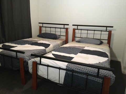 Apartment In Queens Park - Accommodation QLD 1