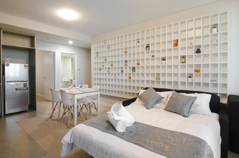 Boutique Carousel Apartment - Accommodation QLD 2