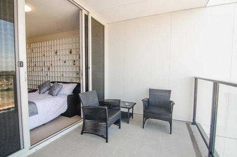 Boutique Carousel Apartment - Accommodation QLD 10