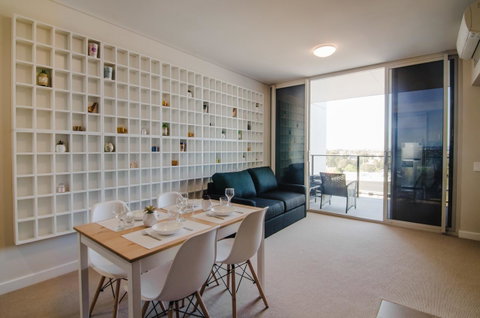 Boutique Carousel Apartment - Accommodation QLD 12
