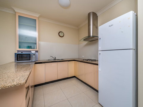 Seafront Unit 60 - Accommodation QLD 3