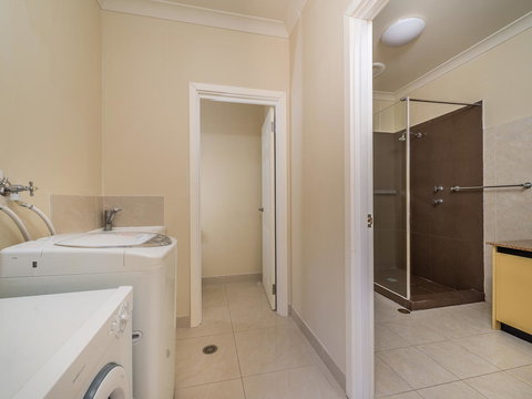 Seafront Unit 60 - Accommodation QLD 4