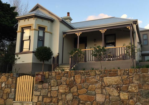 Rowley House - Accommodation QLD 18