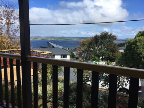 Rowley House - Accommodation QLD 9