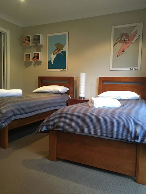 Rowley House - Accommodation QLD 3