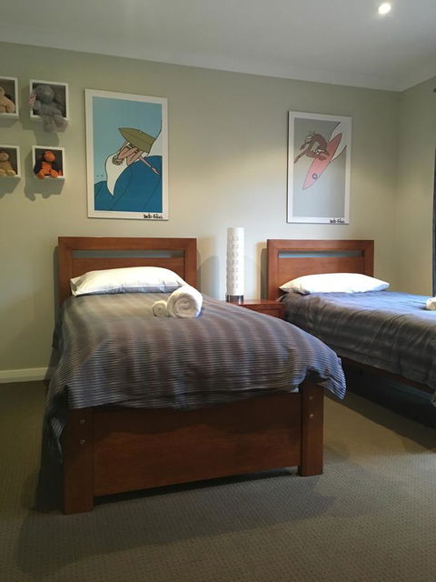 Rowley House - Accommodation QLD 4