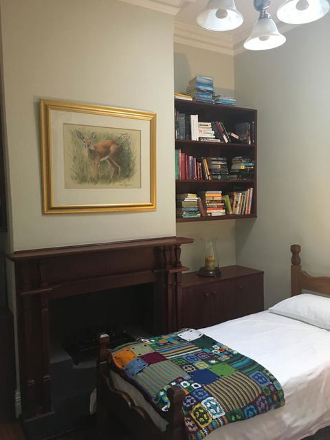 Rowley House - Accommodation QLD 10