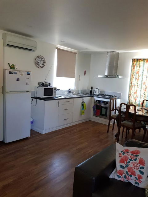 While Away Holiday Accommodation - Accommodation QLD 5