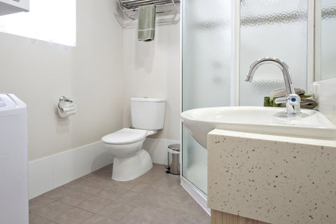 Mandalay Holiday Resort And Tourist Park - Accommodation QLD 3