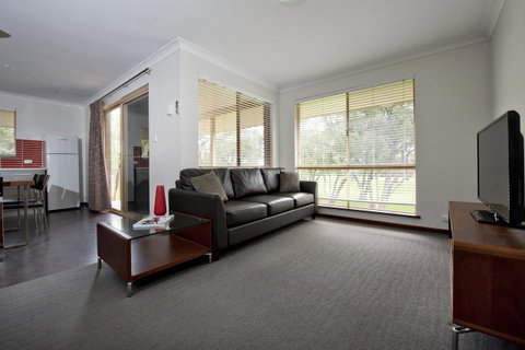 Mandalay Holiday Resort And Tourist Park - Accommodation QLD 8