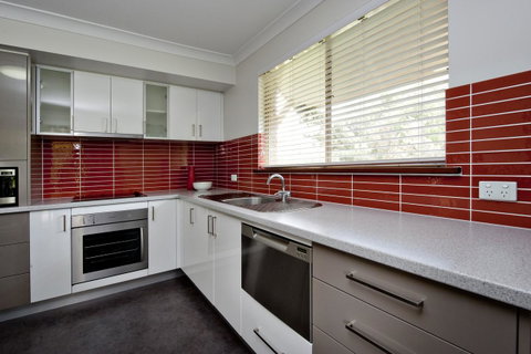 Mandalay Holiday Resort And Tourist Park - Accommodation QLD 5