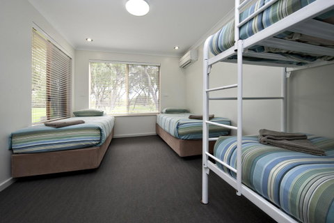 Mandalay Holiday Resort And Tourist Park - Accommodation QLD 1