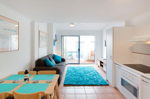 Life's A Beach! Fremantle - Accommodation QLD 3