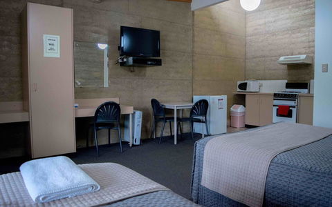 Hopetoun Motel & Chalet Village - Accommodation QLD 35