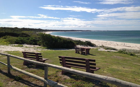 Hopetoun Motel & Chalet Village - Accommodation QLD 3