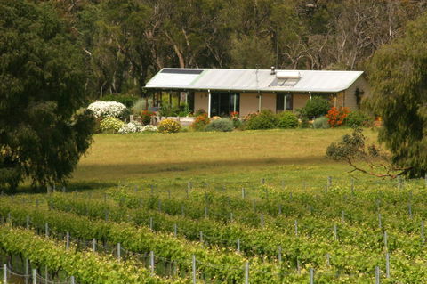SilverSprings Spa Retreat Pet Friendly Cottages And Glampings - Accommodation QLD 3