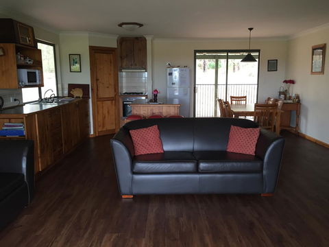 SilverSprings Spa Retreat Pet Friendly Cottages And Glampings - Accommodation QLD 27