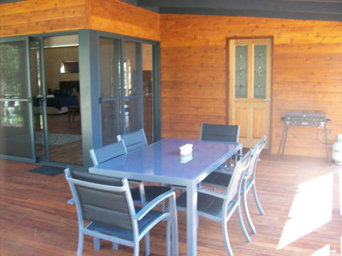 SilverSprings Spa Retreat Pet Friendly Cottages And Glampings - Accommodation QLD 25