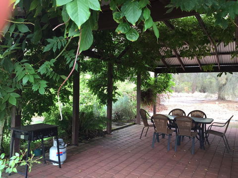 SilverSprings Spa Retreat Pet Friendly Cottages And Glampings - Accommodation QLD 9