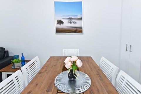 Infinite Apartment Opposite Garden City - Accommodation QLD 5