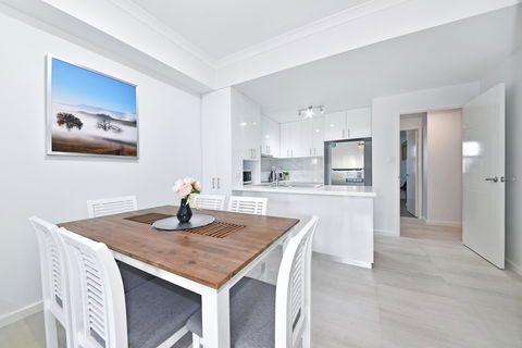 Infinite Apartment Opposite Garden City - Accommodation QLD 6
