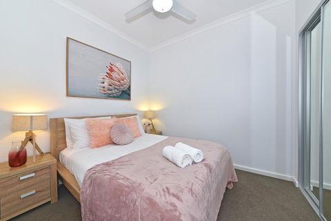Infinite Apartment Opposite Garden City - Accommodation QLD 11
