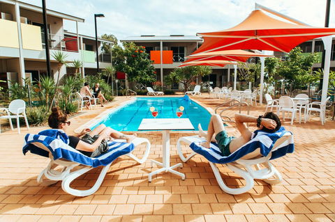Onslow Beach Resort - Accommodation QLD 2
