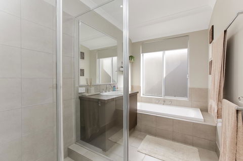 Perth Comfy Stays - Accommodation QLD 39