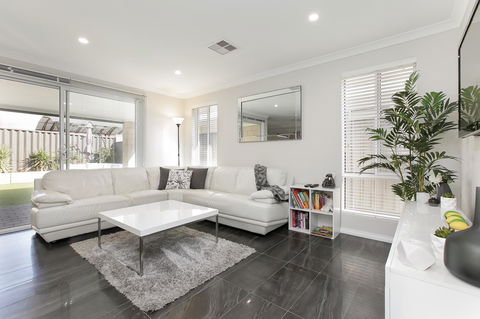 Perth Comfy Stays - Accommodation QLD 2