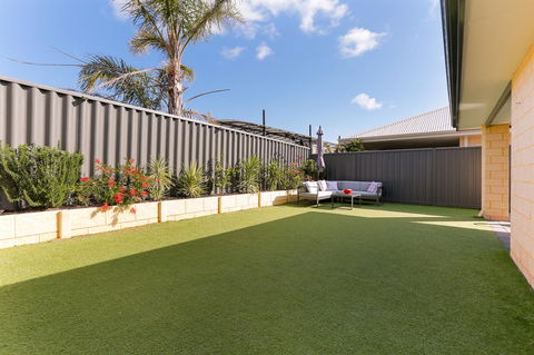 Perth Comfy Stays - Accommodation QLD 10