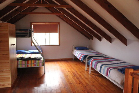 Kestrel Chalets - Accommodation QLD 9