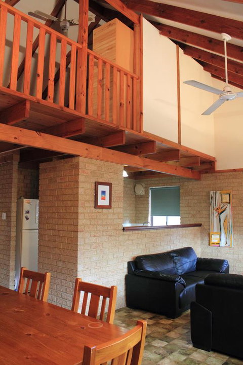 Kestrel Chalets - Accommodation QLD 16