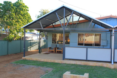 Kestrel Chalets - Accommodation QLD 0