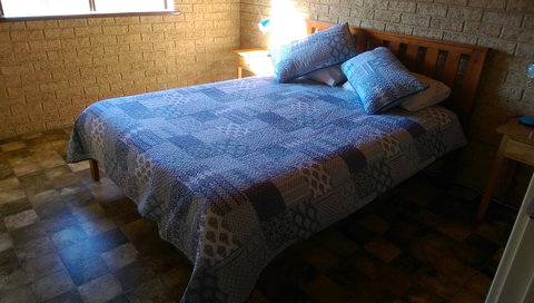 Kestrel Chalets - Accommodation QLD 7