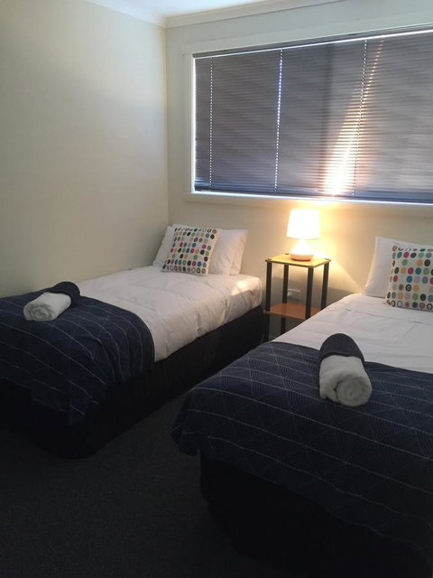 Old Pier Apartments - Accommodation QLD 4