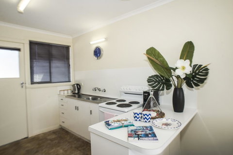 Old Pier Apartments - Accommodation QLD 13