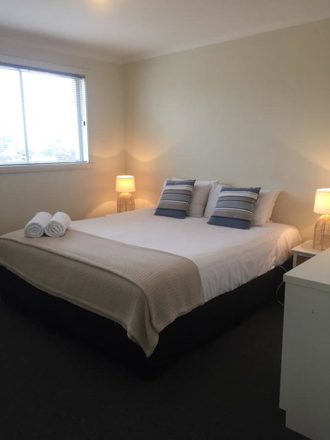 Old Pier Apartments - Accommodation QLD 3