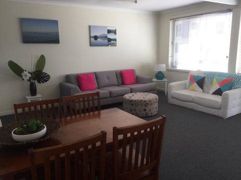 Old Pier Apartments - Accommodation QLD 2