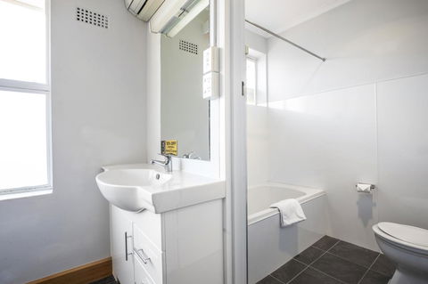 Nightcap At Carlyle Hotel - Accommodation QLD 4