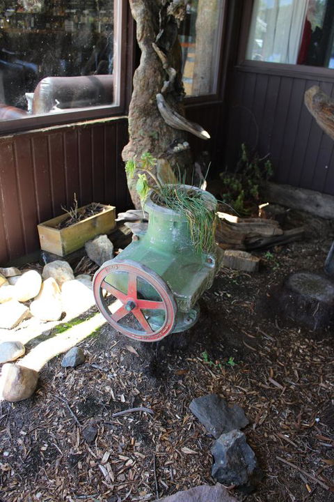 Tullah Lakeside Lodge - Accommodation QLD 26